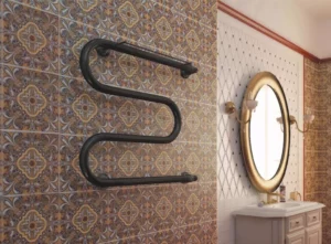 Полотенцесушитель Терминус Эконом М-образный с полкой AISI 32x2 600x500 с 4 перекладинами черный матовый RAL 9005 (заводская покраска) (водяной) боковое подключение