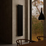 Стальной вертикальный радиатор отопления Warmmet Luxe 60V длина 1000 мм секций 4 цвет белый  тип подключения: нижнее правое